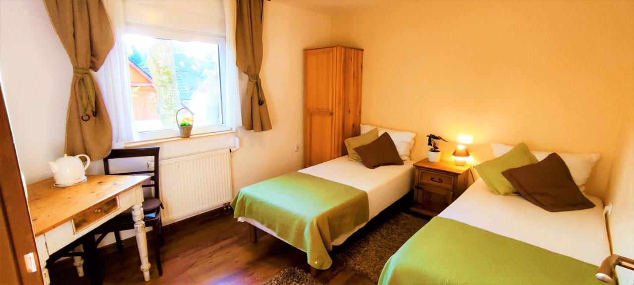 Gorski Widok Karpacz Apartamenty I Pokoje- Salon Kominkowy Luaran gambar