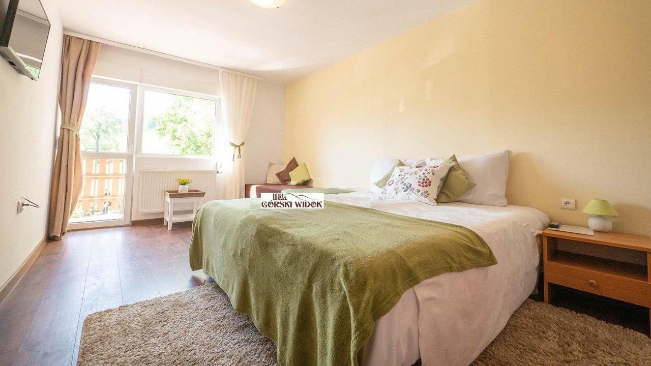 Gorski Widok Karpacz Apartamenty I Pokoje- Salon Kominkowy Luaran gambar