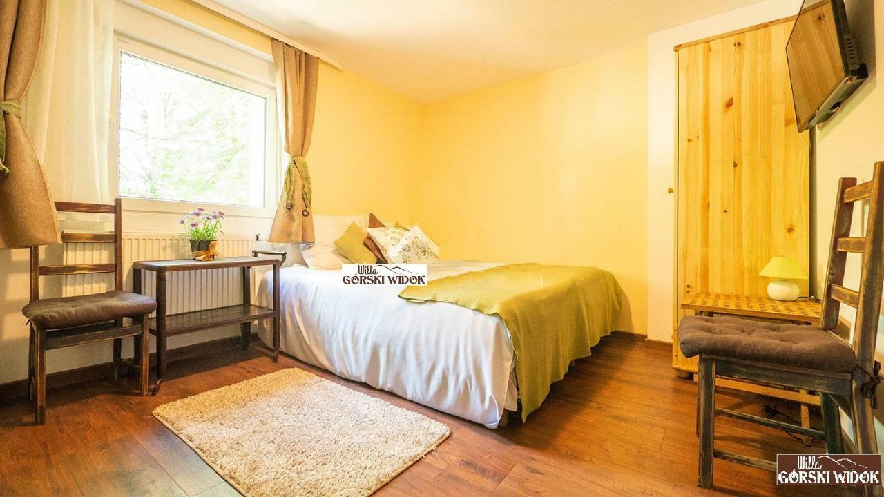 Gorski Widok Karpacz Apartamenty I Pokoje- Salon Kominkowy Luaran gambar